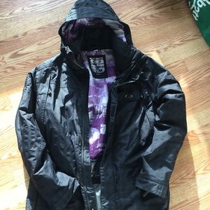 Mens Oakley snowboarding jacket - size medium